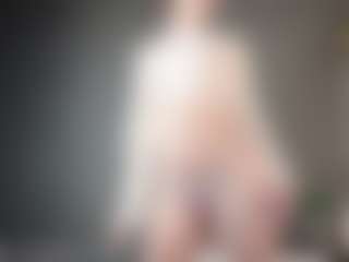 Live cam show with Kateshowu - Normal on Camsoda