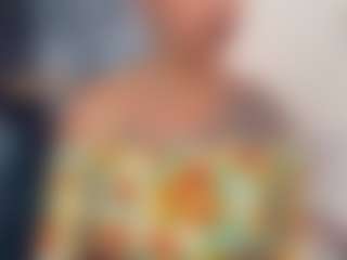 khiara-moretti's Live Sex Cam Show