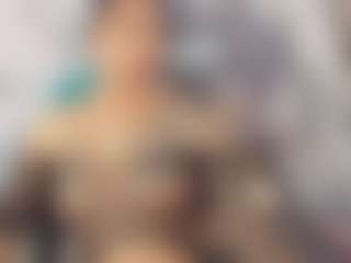 khiara-moretti's Live Sex Cam Show