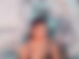 khiara-moretti's Live Sex Cam Show