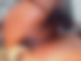 khiara-moretti's Live Sex Cam Show