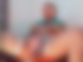 Live cam show with khiara-moretti - Black Hair on CamSextacy