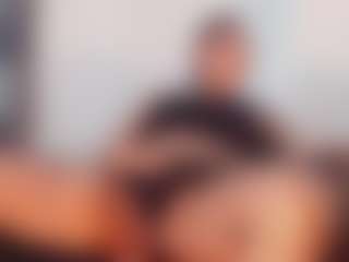 khiara-moretti's Live Sex Cam Show