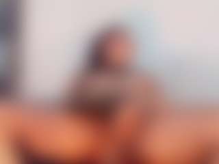 khiara-moretti's Live Sex Cam Show