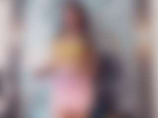 khiara-moretti's Live Sex Cam Show
