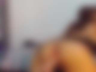 Live cam show with khiara-moretti - Average on Mixed Magazine Live