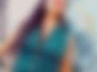 Live cam show with khiara-moretti - Tease on CamwithHer