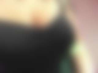 Live cam show with Lilith-Salvatoree - Young Adult on mypornchat.com