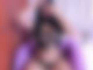 Spettacolo in cam dal vivo con Lilith-Salvatoree - Deepthroat su Camsoda