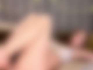 Live cam show with Amanda - Teen (18+) on CamSodaAdn