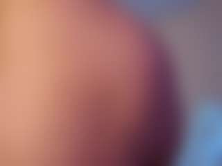 Live cam show with Amanda - No Smoking on Milfs Live