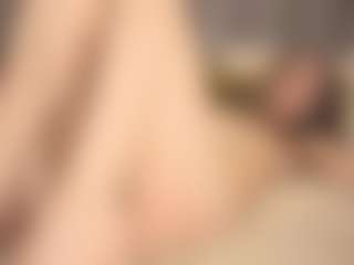 Live cam show with Amanda - Orgasm on WildCum