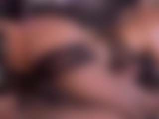 Live cam show with doseofhappiness - Petite on googirlz