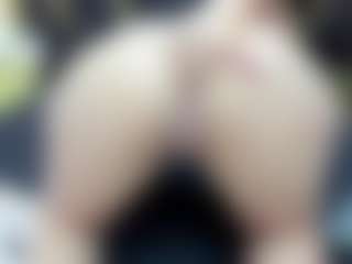 Live cam show with AGATHA-FIT - Granny on Gym Cam Girls