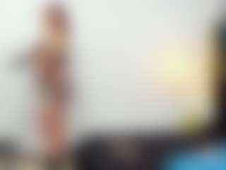 AGATHA-FIT MILF webcam performer live streaming
