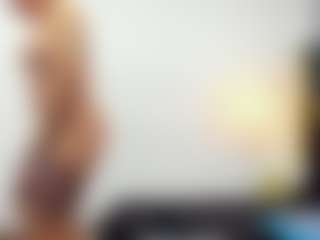 AGATHA-FIT MILF webcam performer live streaming