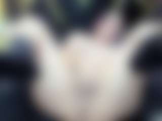 AGATHA-FIT MILF webcam performer live streaming