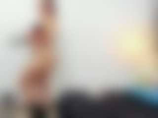 AGATHA-FIT MILF webcam performer live streaming