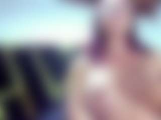 AGATHA-FIT MILF webcam performer live streaming