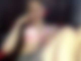 Live cam show with Cleo - Green Eyes on luckytryst.com