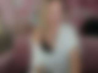 Live cam show with AlinaMoor - Middle Aged on xxxlivecams.org