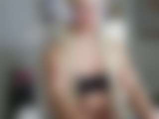 Live cam show with Bunny Kaye - Cum on Camming Site