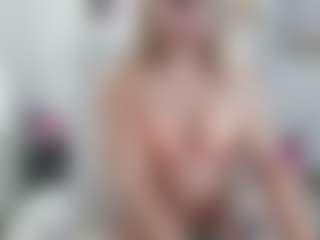 Live cam show with Bunny Kaye - Period on Camsoda