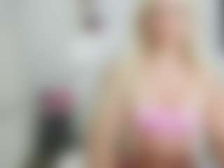 Live cam show with Bunny Kaye - Tease on Livezox