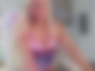 Live cam show with Bunny Kaye - Curly on CamSextacy