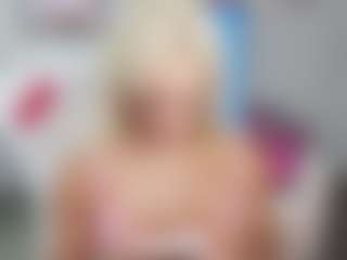 Live cam show with Bunny Kaye - Strip Toys on Soda Cam