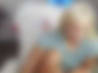 Live cam show with Bunny Kaye - Strip on Camsoda