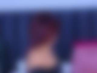 Mathiina MILF webcam performer live streaming