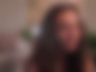 Live cam show with RoseleeRaderstorf - Latina on CamwithHer