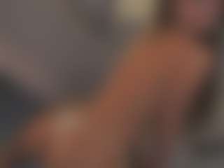 RoseleeRaderstorf MILF webcam performer live streaming