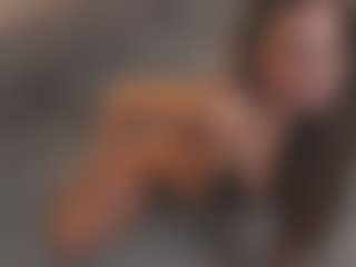 Live cam show with RoseleeRaderstorf - College Curvy on SquirtSoMuch
