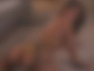 Live cam show with RoseleeRaderstorf - Spank Mature on CamwithHer