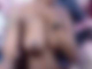 Live cam show with shantalks - Ebony Petite on Mixed Magazine Live