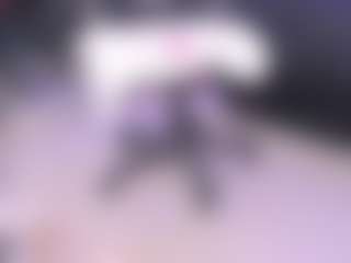 Live cam show with Sussan R - Green Eyes on Milfs Live