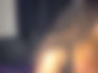 Live cam show with Goddess CeeCee - Body Massage on studioflirtlive.com