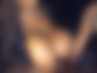 Live cam show with Goddess CeeCee - Shaved Pussy on liverealitysex.com