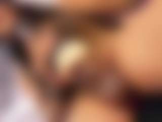 isabigsquirt's Live Sex Cam Show