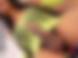 isabigsquirt's Live Sex Cam Show