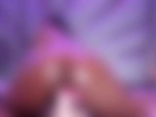 Live cam show with Ana-Foxx - Strip on Camsoda