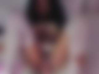 Live cam show with AuraEbony - Roleplay on AdultVida.com