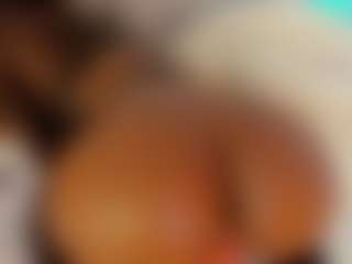 AuraEbony's Live Sex Cam Show