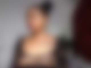 Modelka MILF dolly360 nadaje na żywo