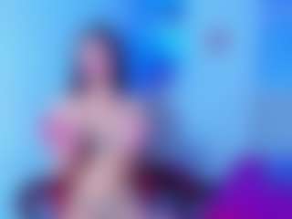 Live cam show with HoneyLuxe - Facial on StripNow