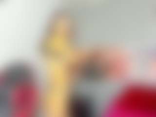 Live cam show with HoneyLuxe - Facial on SxyPornLive