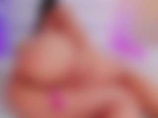 Live cam show with Melanie-hillz - Foot Fetish on 1on1-livenow