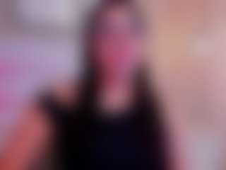 Live cam show with Melanie-hillz - Small Tits on LiveSexCams6